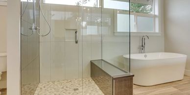 Tiled shower with a free-standing tub