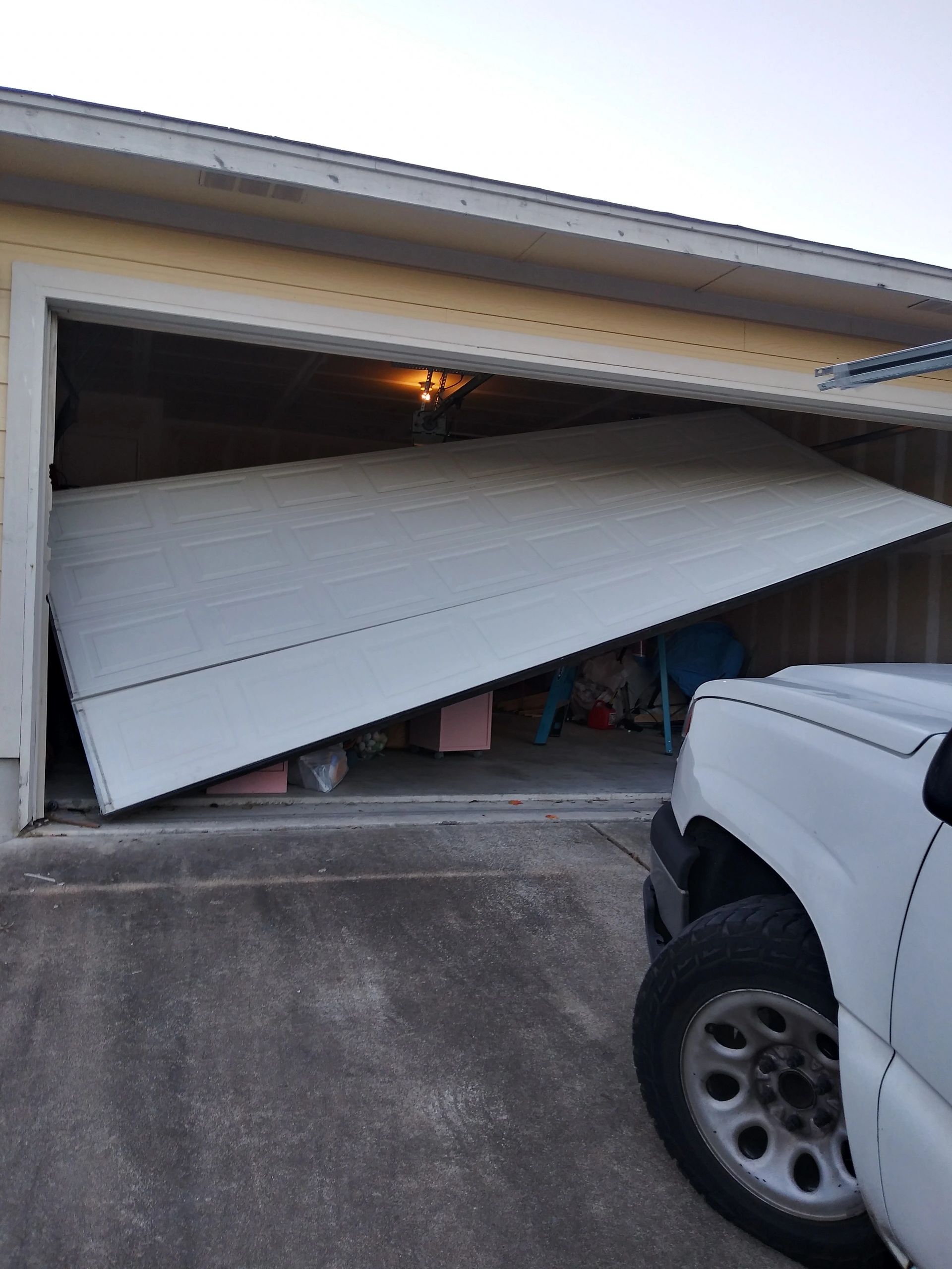 Dripping springs garage door repair, south Austin repair, opener repair in austin,24/7 garage repair