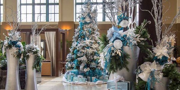 Large Holiday Displays