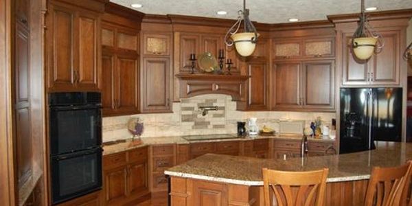 Ceiling High Kitchen Framed Cabinets near Sioux Falls