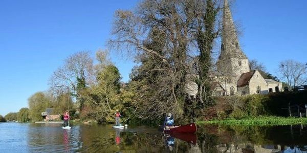 SBC Paddler group on a paddle along the river Soar