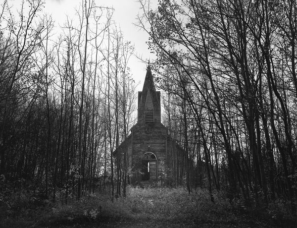 Black and white medium format Prairie landscape by Canadian film photographer Chad Coombs.