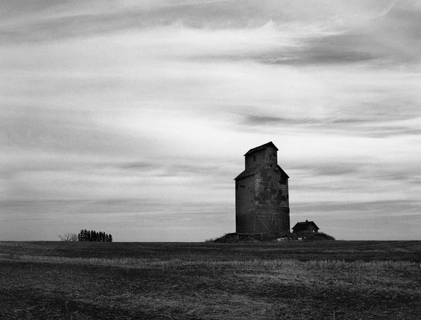 Black and white medium format Prairie landscape by Canadian film photographer Chad Coombs.