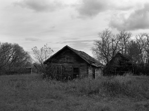 Black and white medium format Prairie landscape by Canadian film photographer Chad Coombs.