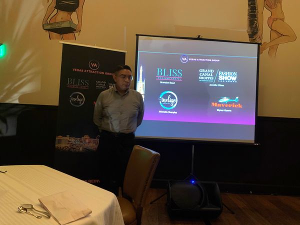 Mundo Joven, Sales Director presenting for Vegas Attraction Group partner during dinner educational