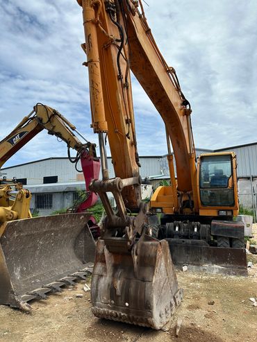 excavator for rent saipan