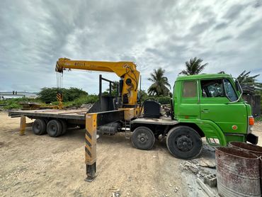 truck mounted crane for rent