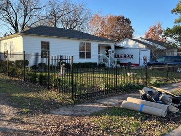 picket fence, metal picket fence, metal fencing, steel fencing