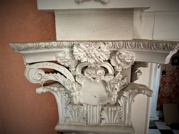 Woodwork on the Corinthian pillars in Aventine's Parlor.