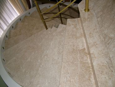 escada em mármore travertino