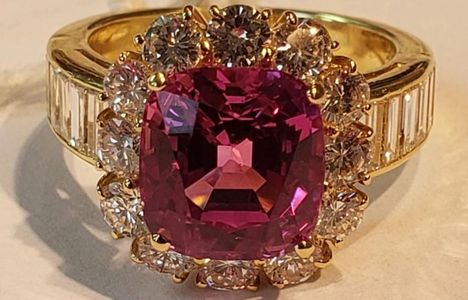 Colored gemstone ring