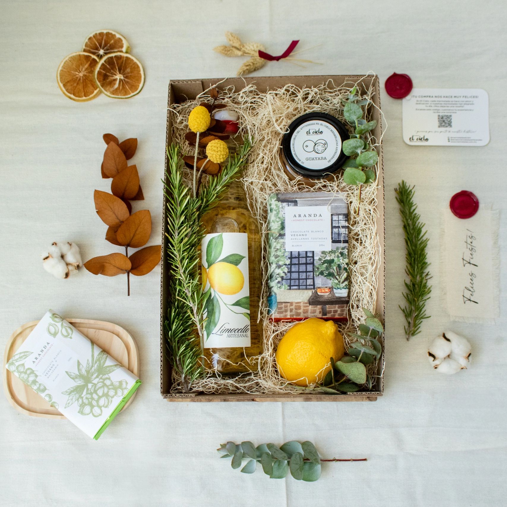 caja con productos gourmet regalos empresariles chocolate aranda honest chocolate chocolate vegano l