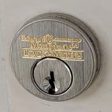 commercial locks hardware
