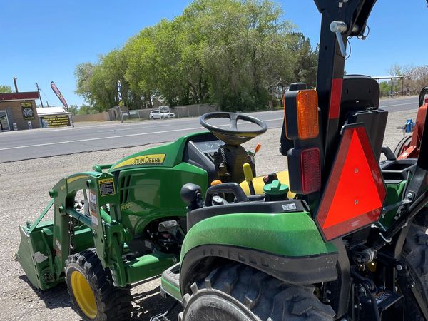 2019 John Deere 2025R 
300 hours, good condition, with skid steer quick attach bucket and pallet for