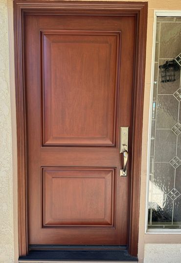 Beautiful fiberglass door that truly looks like real wood. The only one we found that does!