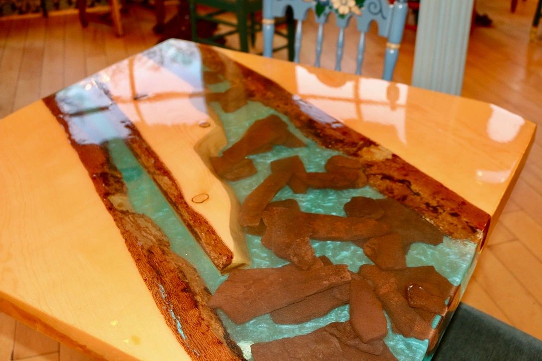 river table, inlay wood, live edge, epoxy table