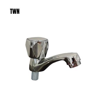 Chrome-plated single-handle water tap with a threaded base.