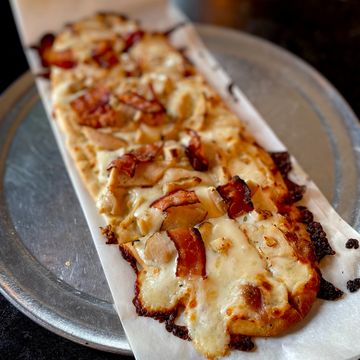 cowboy chicken bacon ranch flatbread from textile brewing company dyersville iowa
