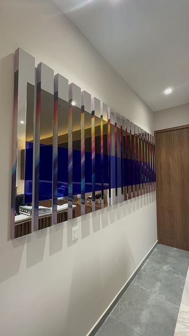 Arte contemporáneo
• Ilusión óptica
• Panel multicolor
• Diseño dinámico
• Profundidad visual
• Decoración moderna
• Oficinas
• Pasillos
• Espacios contemporáneos
• Punto focal
• Vibrante paleta de colores
• Sofisticación
• Movimiento visual
• Arte abstracto
• Instalación de art