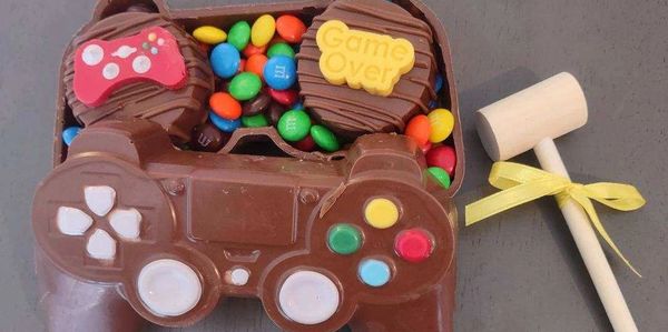 Chocolate video game controller with Oreos and m&ms