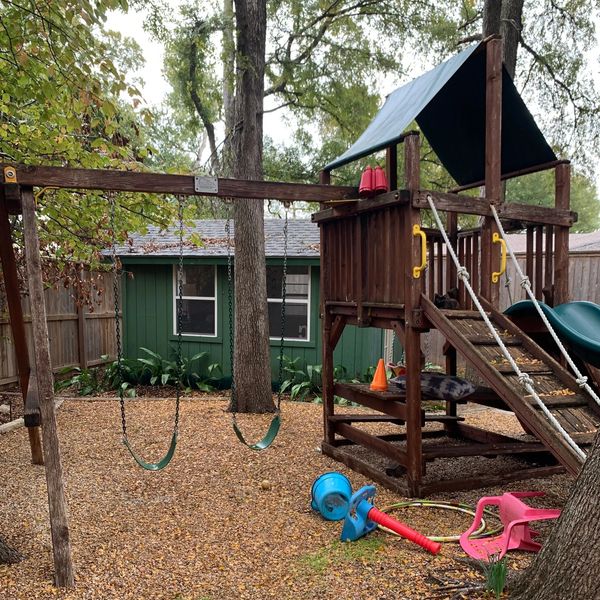 Removal of playscape and swingset in Austin, Cedar Park, Elgin, Manor TX