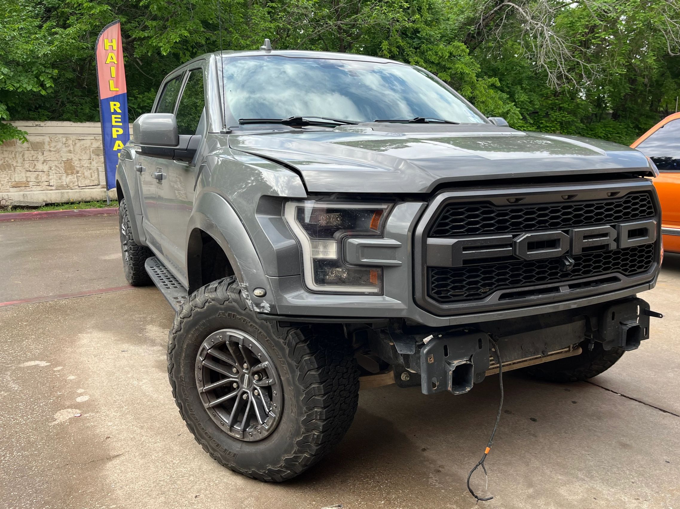 2020 Ford Raptor.
Before carbon fiber fender flares, carbon fiber fenders, and new bumper replacemen