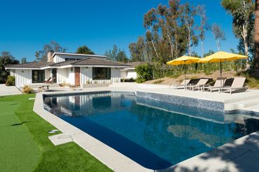 Professional San Diego real estate photographer capturing luxury home exterior