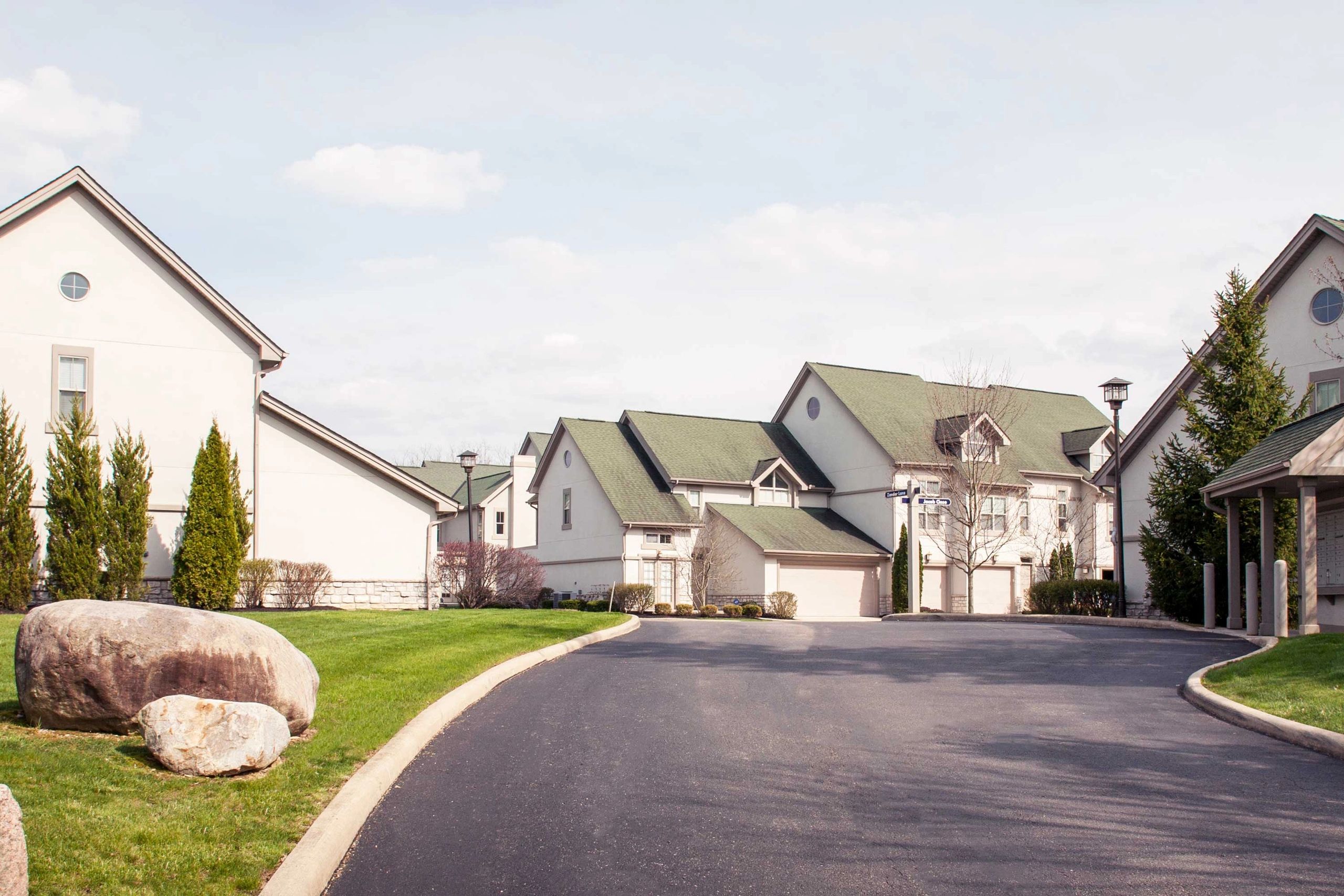 Bercley Woods Condominiums Luxury Condos For Rent In Gahanna Ohio