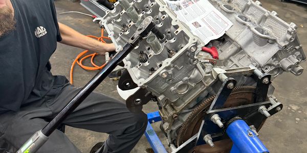 Torquing a 5.0 Coyote Cylinder Head using ARP Head Studs! This build will make 1000 plus horsepower!