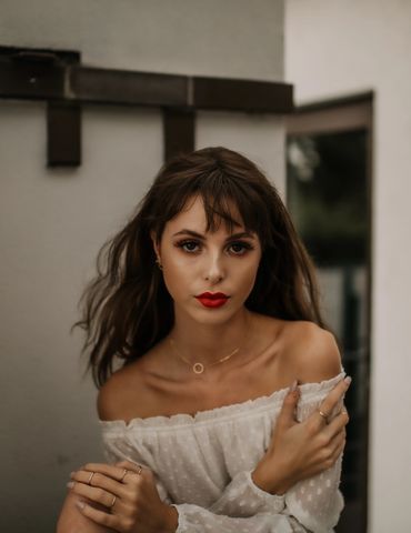 Jewellery 
Branding photo session
Small business
Maya Jasinska MUAH
Headshots
Photographer