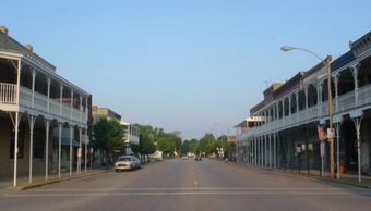 Greenup, IL's historic porches