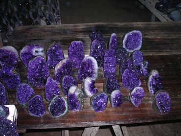 cut base druzs on a table