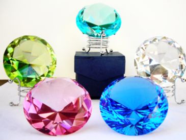 Multiple diamonds on a table