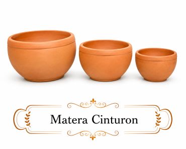 Three terracotta pots of different sizes labeled Matera Cinturon.