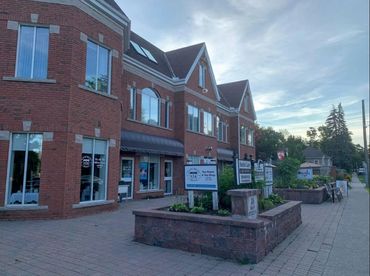 35 Main St North, Waterdown ON Exterior
Hanna Watkins Psychotherapy
Individual and couples therapy