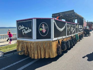 Krewe of Girls 'N Pearls