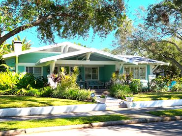 South Tampa home decorated for Gasparilla