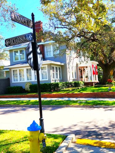 South Tampa home decorated for Gasparilla