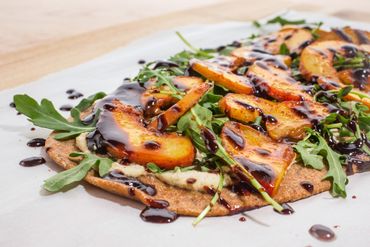 flatbread with apricots and balsamic vinegar