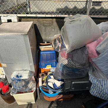 弊社では、不用品の回収だけでなく買取にも対応しております。
まだ使える家具や家電、価値のあるお品物は、処分ではなく「買取」という形で対応可能です。
回収費用の軽減につながる場合もございます。