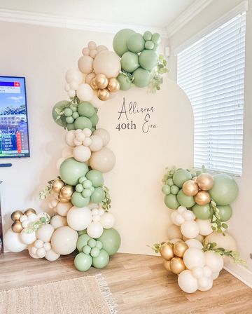 Elegant balloon decoration for Allison's 40th birthday.