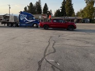 Swimming pool getting delivered to Idaho that crossed at eastport Idaho that was picked up in Lethbr