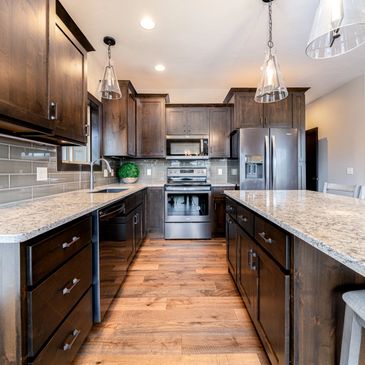 Sioux Falls Home Builder Creates Custom Kitchens With Granite Counter Tops