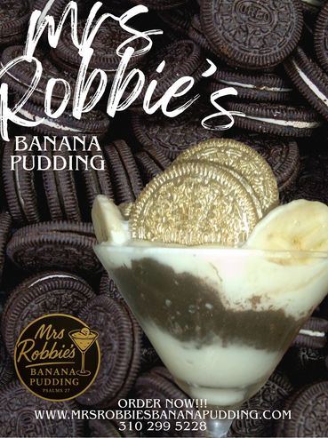 Mrs. Robbie's Banana Pudding with golden cookies and fresh banana slices.
