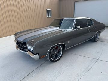 We are offering a 1970 SS trim Custom Resto Mod Finished in new Grey Metallic paint that is perfect.