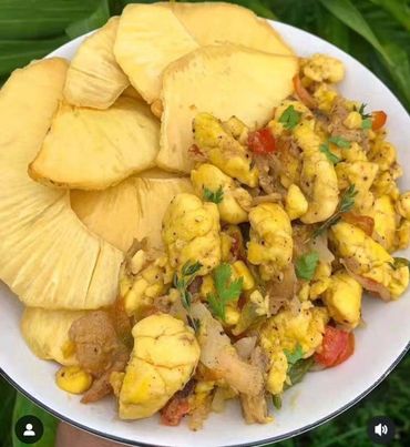 Fried breadfruit, ackee and saltfish