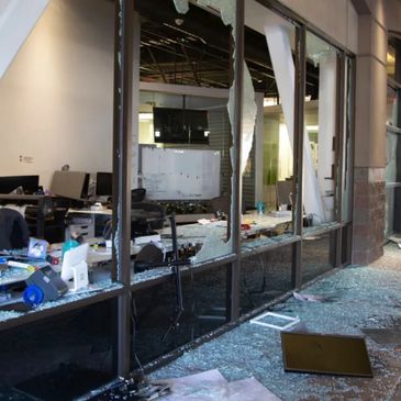 Window & Glass Protectant
Smash & Bullet Resistant
