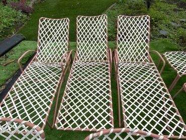 (3) Brown Jordan Chaise Lounges
(3) Brown Jordan Chairs
(2) Brown Jordan tables
Entire set $650