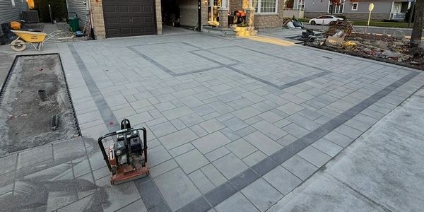 Techo Bloc Blu 80 driveway install