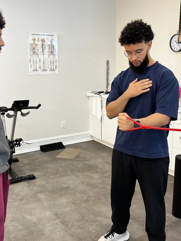 Anes Dadouche - Physiotherapy iQ Sports Clinic